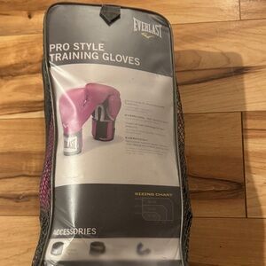 Everlast Pink Boxing Gloves